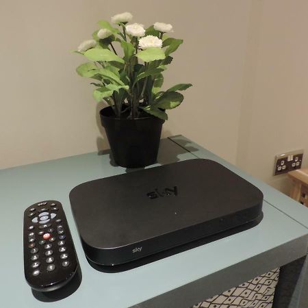 3 Bed Farnborough Air Accommodation ภายนอก รูปภาพ