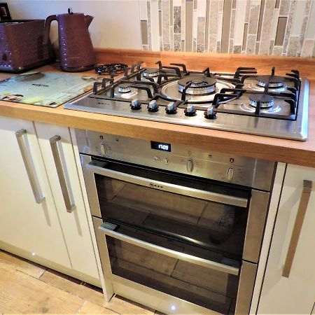 3 Bed Farnborough Air Accommodation ภายนอก รูปภาพ