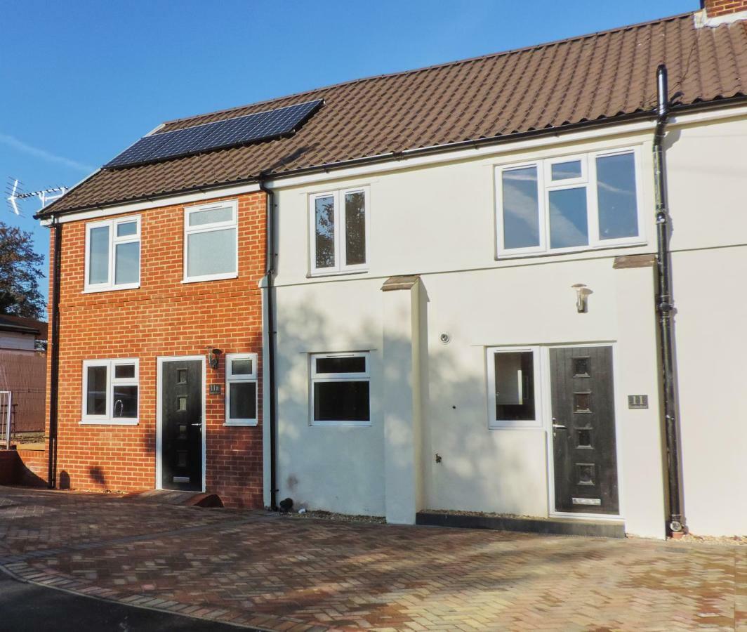 3 Bed Farnborough Air Accommodation ภายนอก รูปภาพ